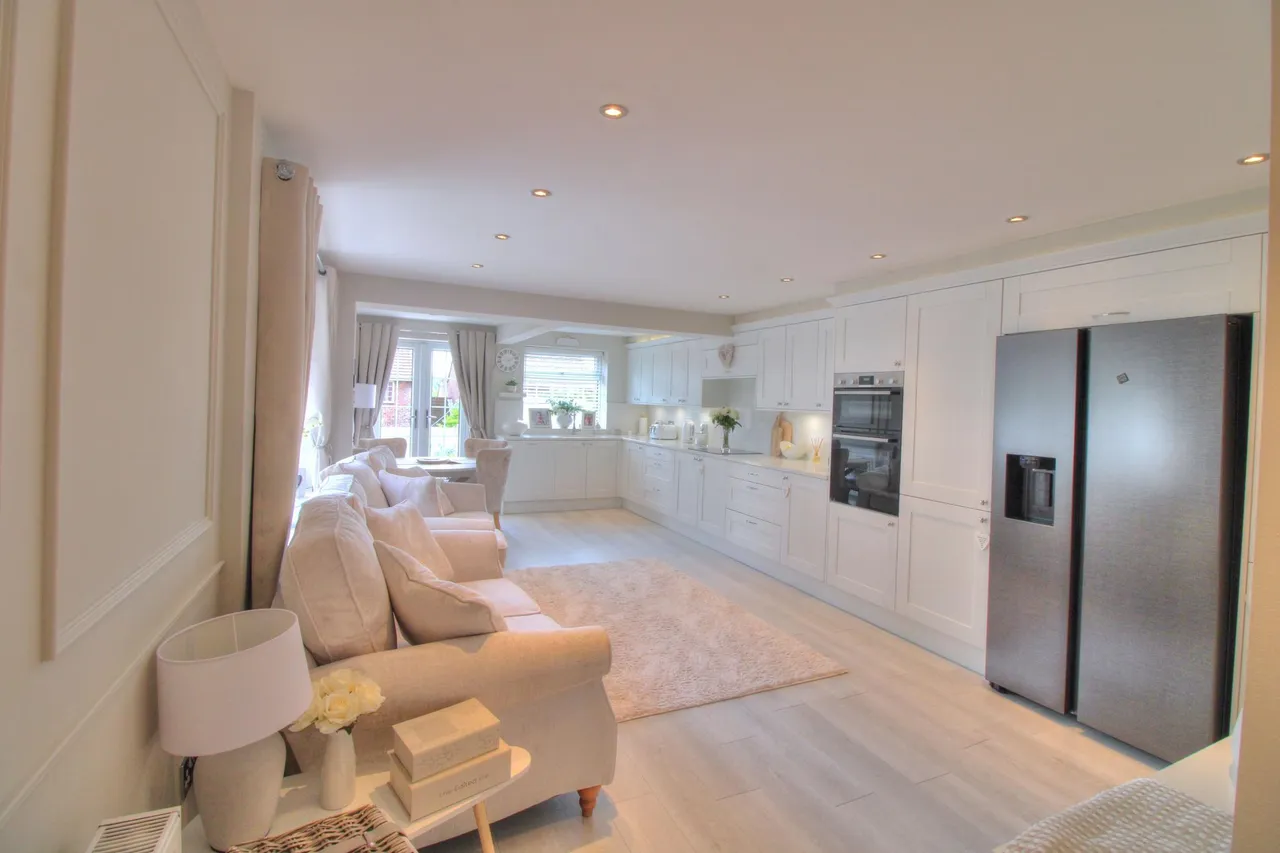 Hillgrove Avenue, Abergavenny, NP7, photo 12