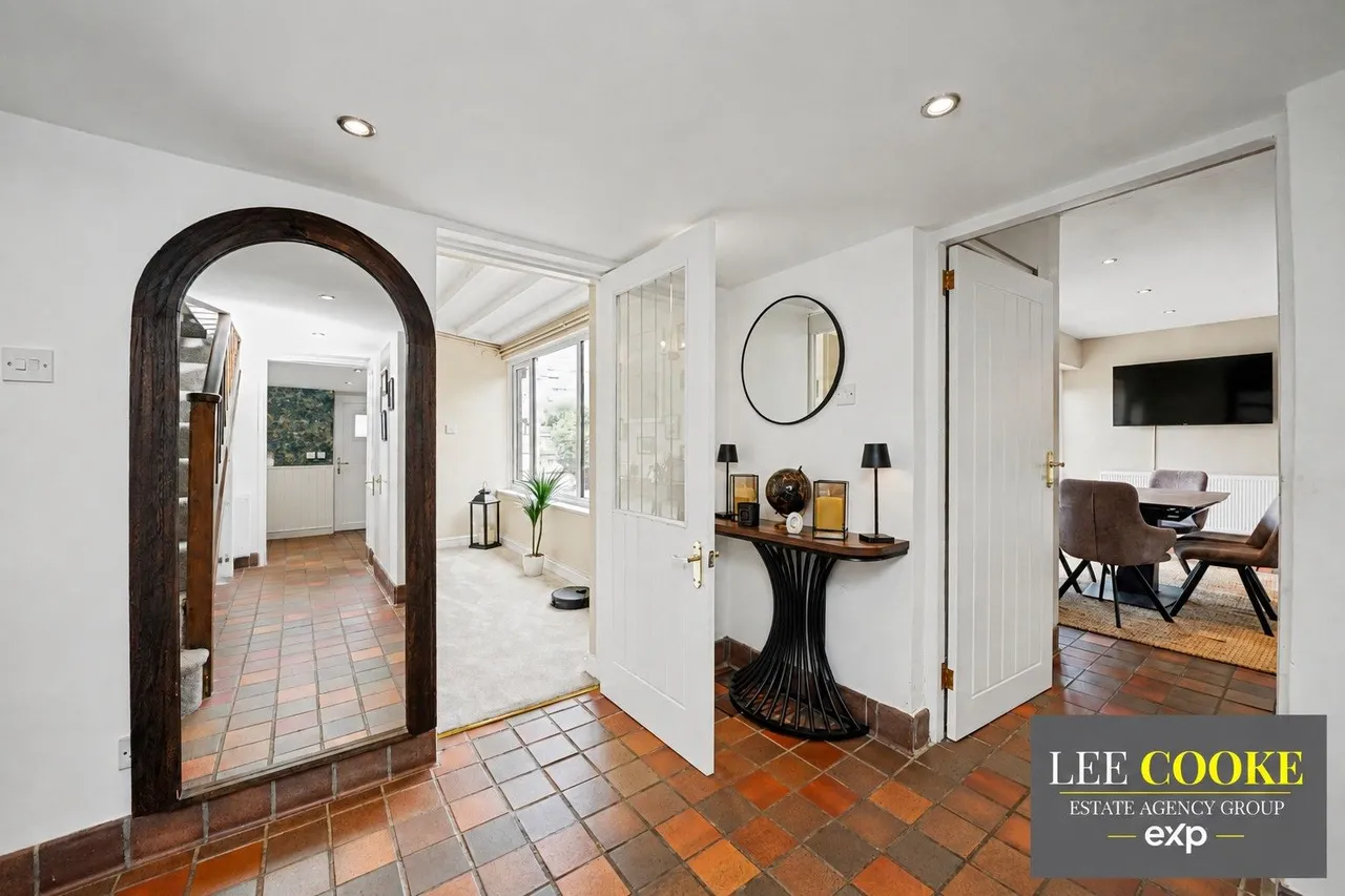 Emstrey Lodge, Atcham, SY5, photo 22
