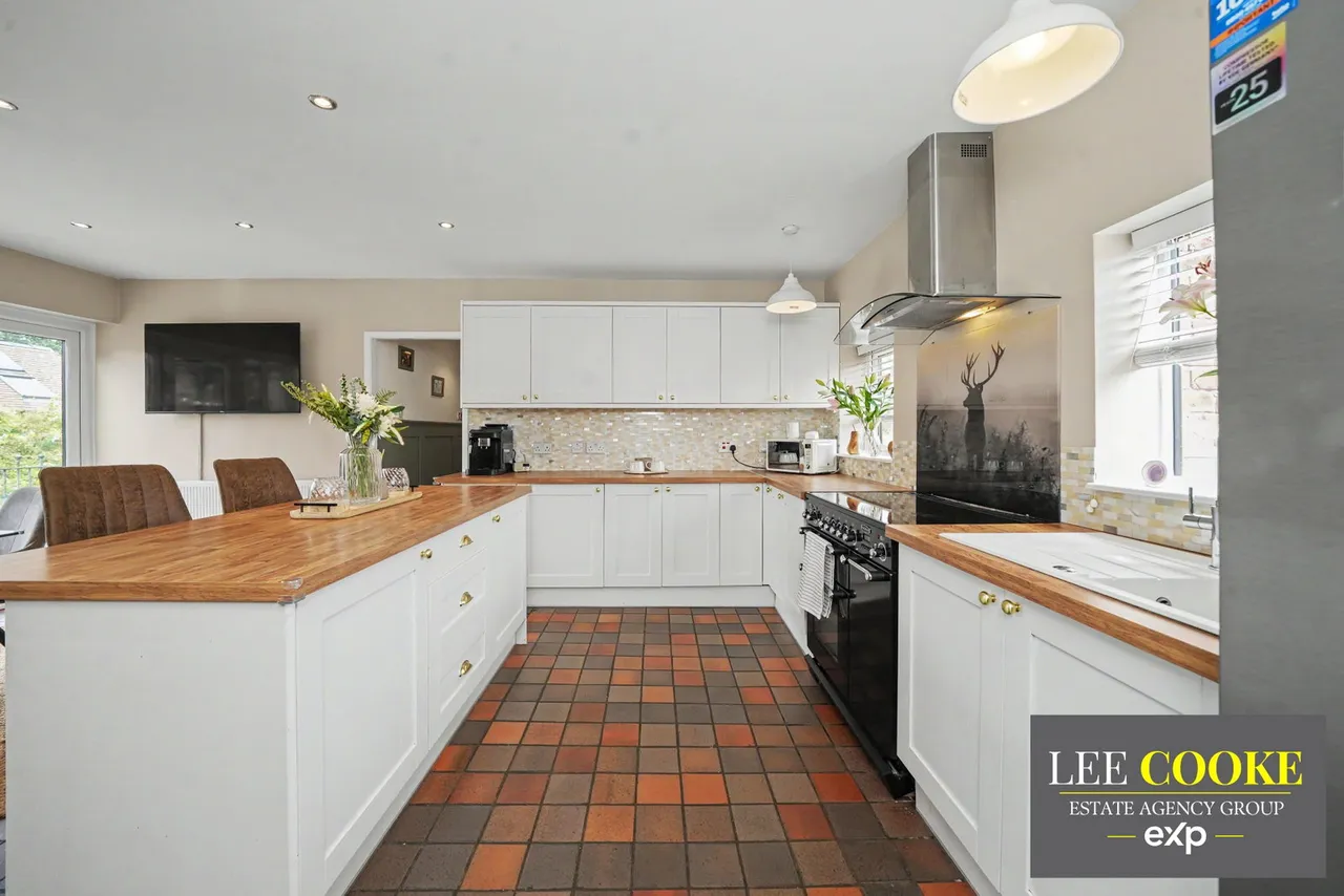 Emstrey Lodge, Atcham, SY5, photo 29