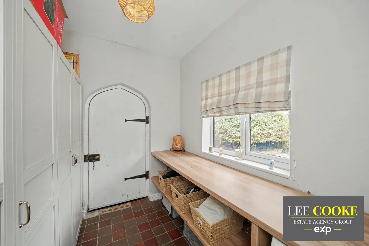 Emstrey Lodge, Atcham, SY5, photo 43