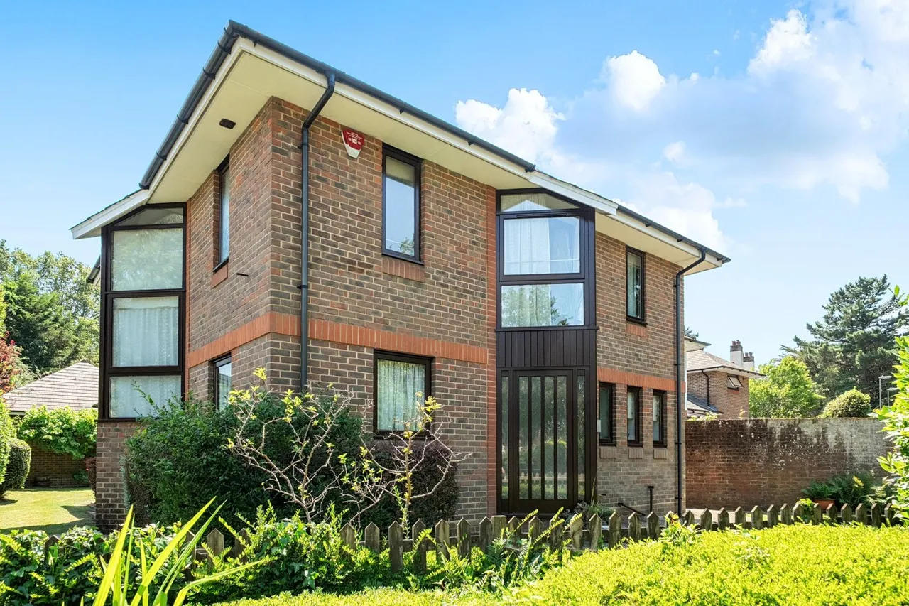 Marlborough Place, Lymington, SO41, photo 24