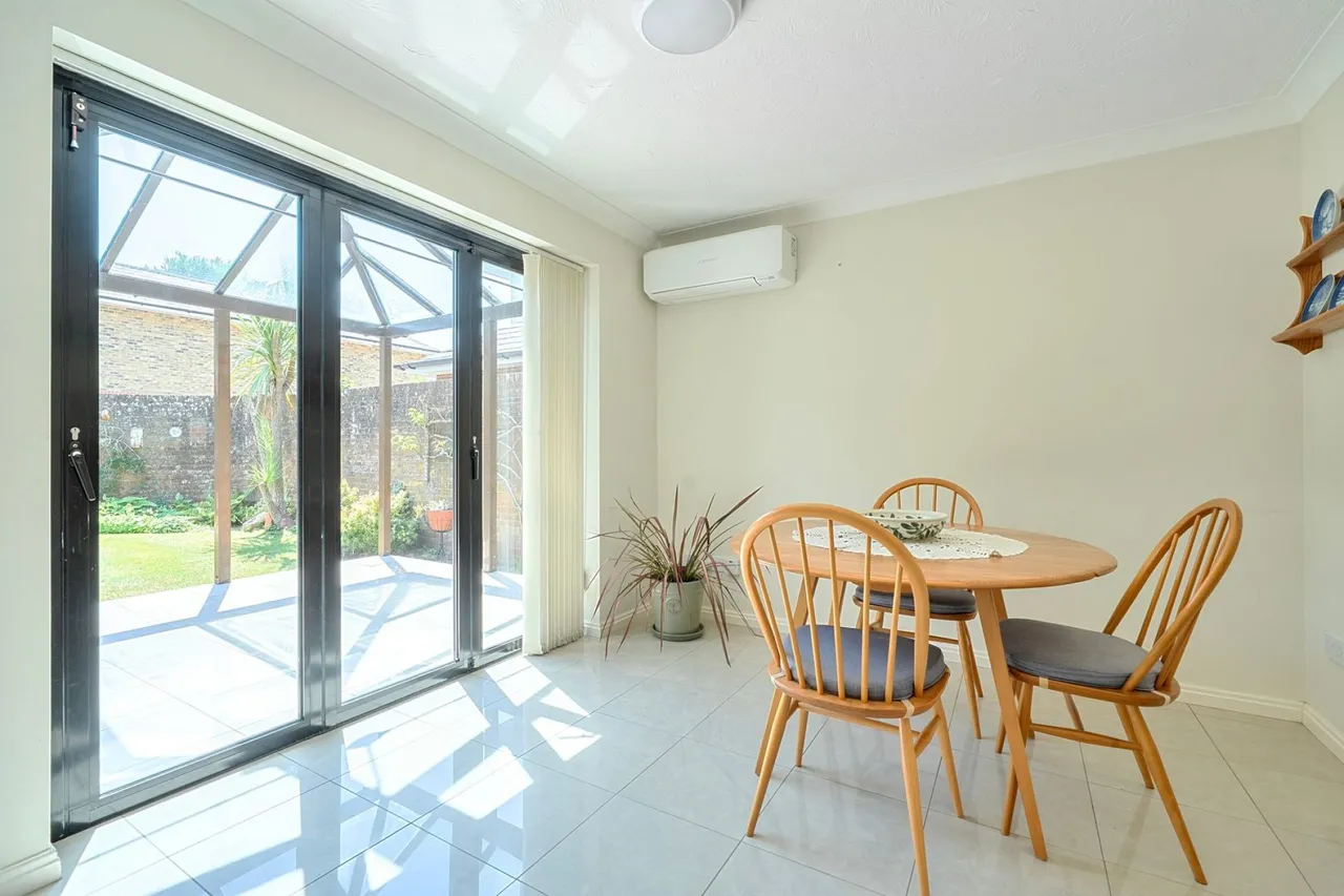 Marlborough Place, Lymington, SO41, photo 9