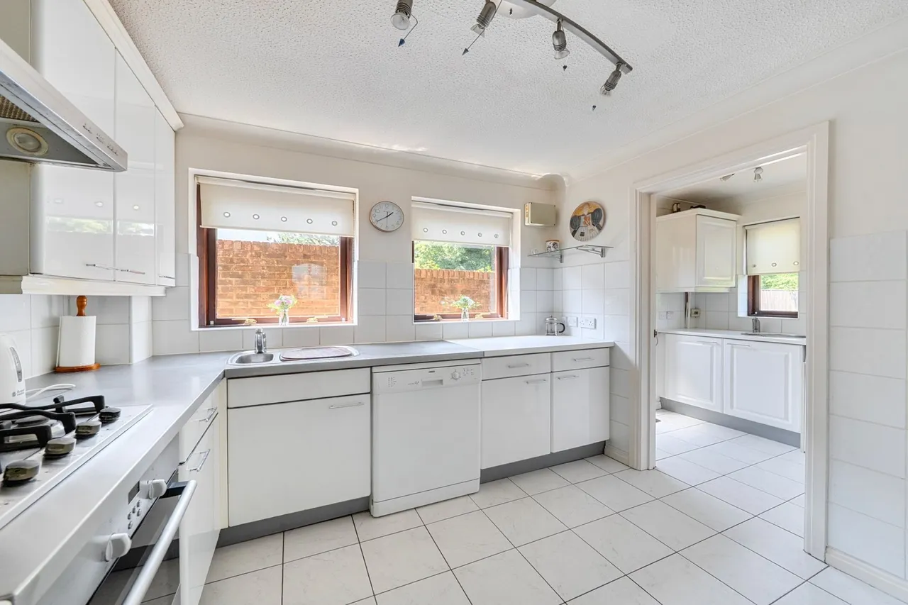Marlborough Place, Lymington, SO41, photo 6