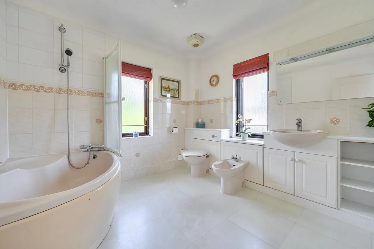 Marlborough Place, Lymington, SO41, photo 15