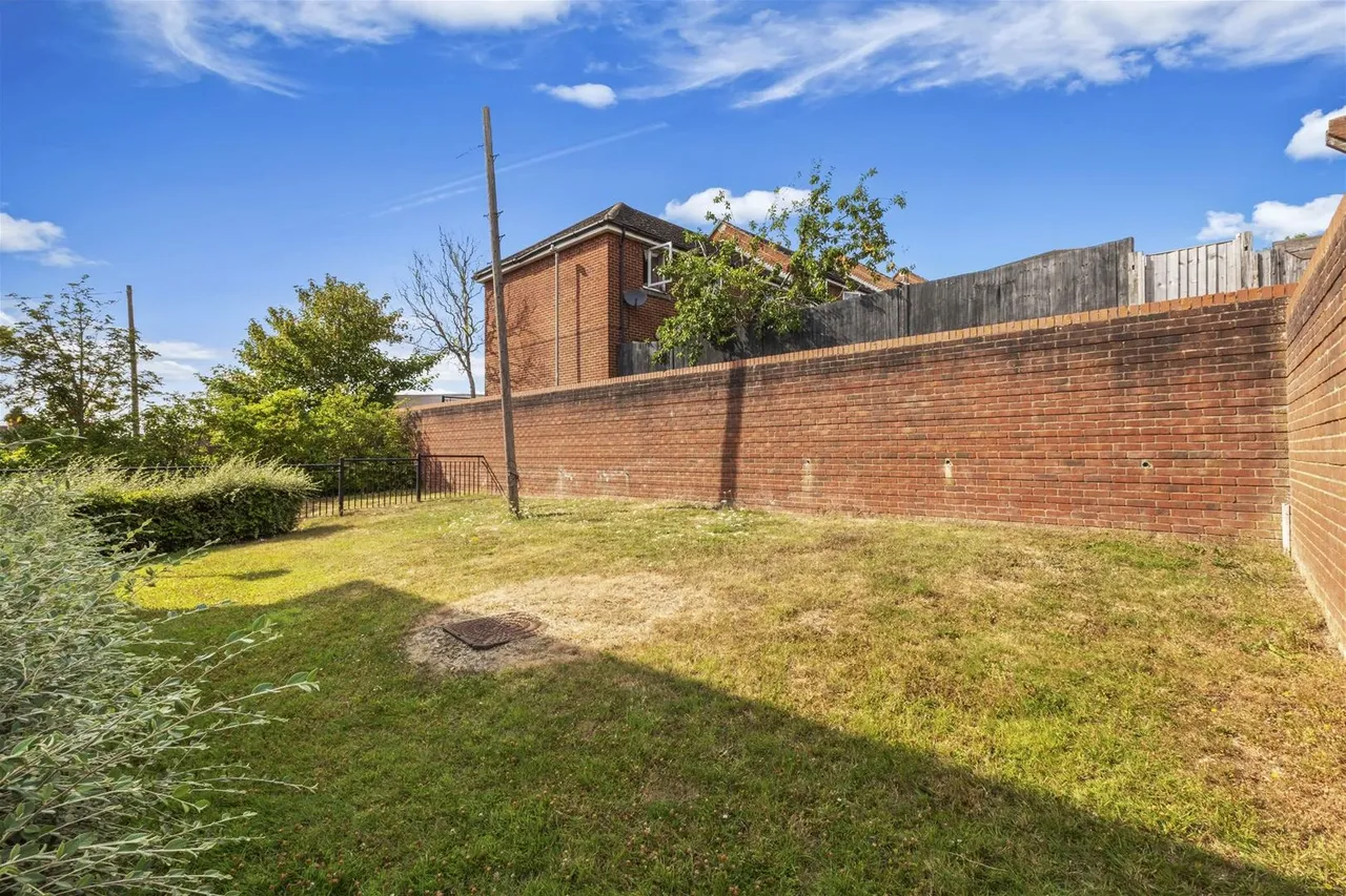 Lovegrove House Ercolani Aveue, High Wycombe, HP13, photo 13