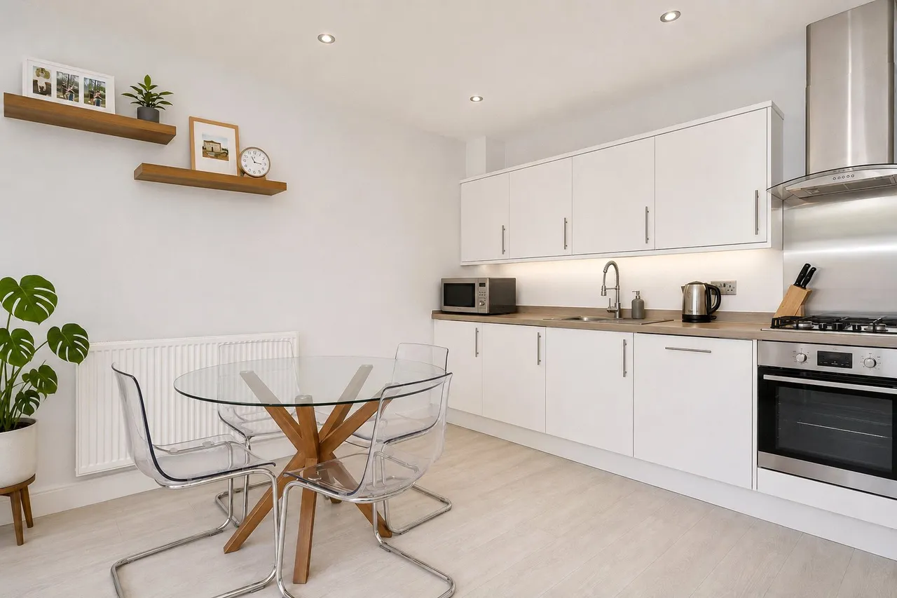 Connaught Road, Brookwood, GU24, photo 12