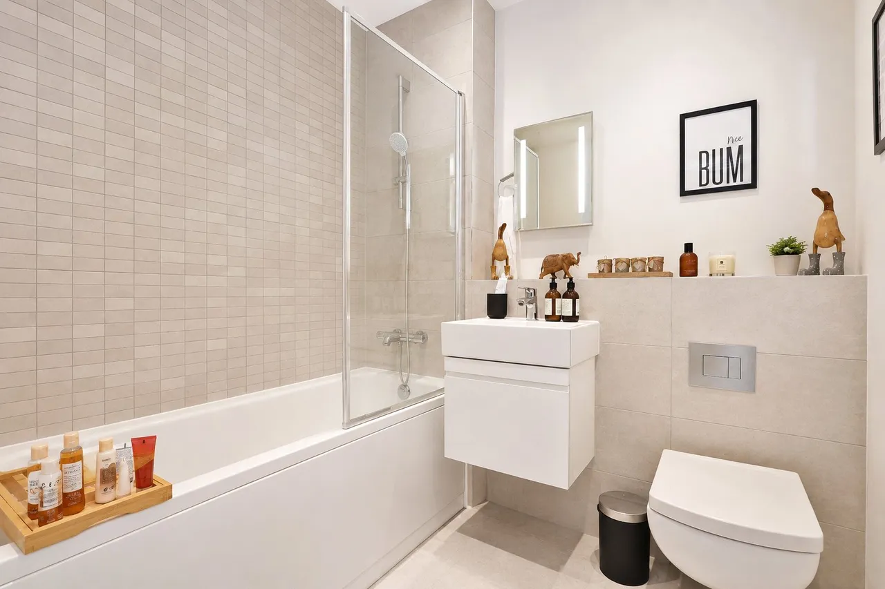 Connaught Road, Brookwood, GU24, photo 9