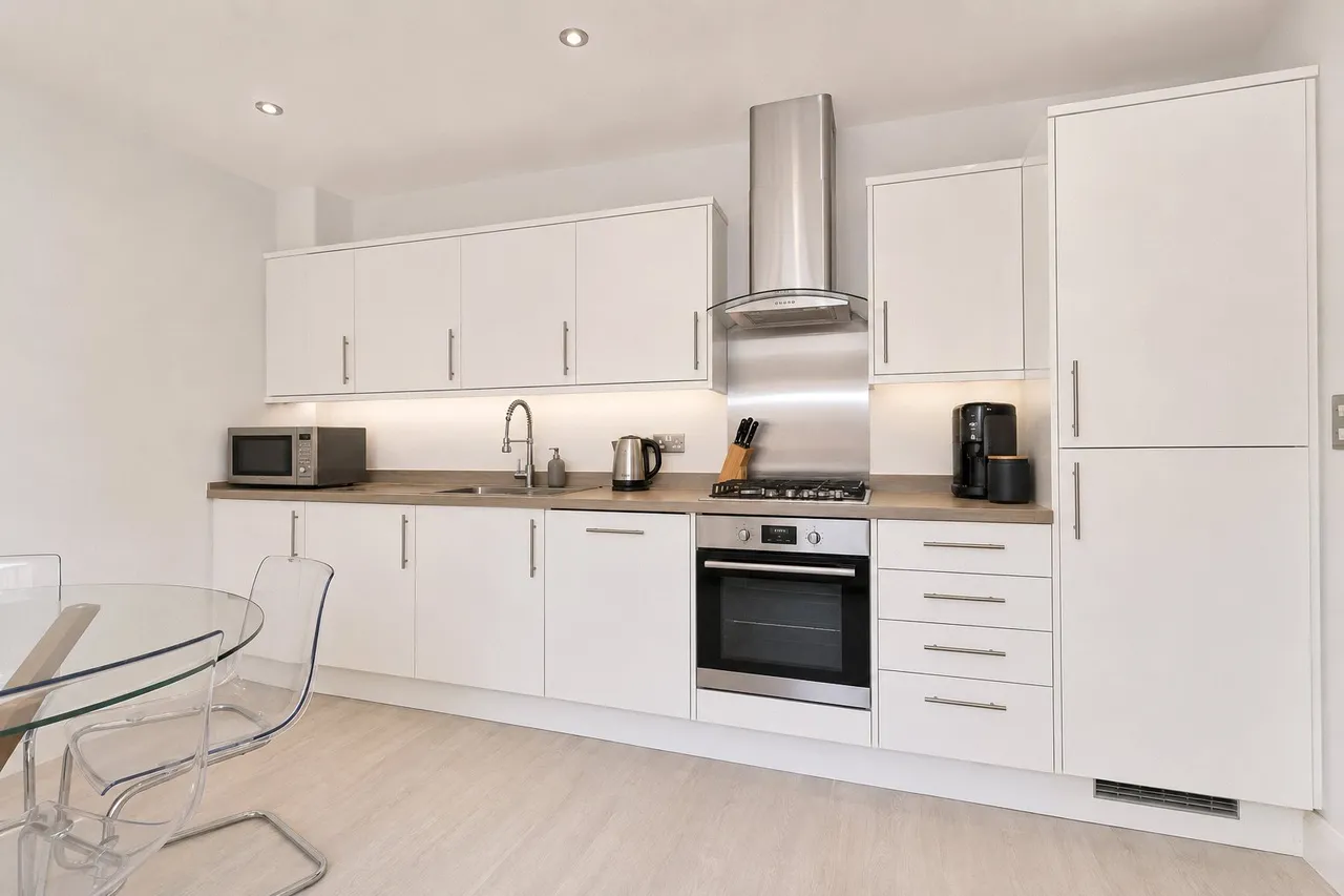 Connaught Road, Brookwood, GU24, photo 5