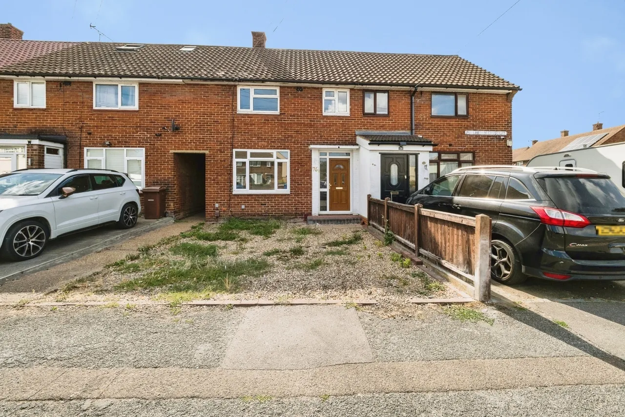2 bed house for sale — Fullarton Crescent, SOUTH OCKENDON, Essex, RM15