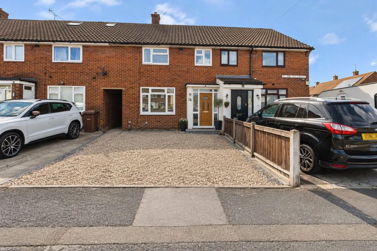 2 bed house for sale, Fullarton Crescent, South Ockendon, RM15