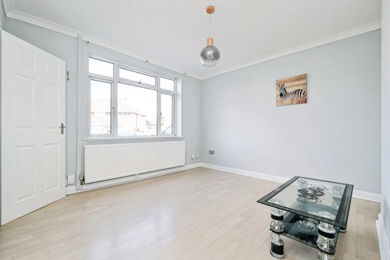 Fullarton Crescent, SOUTH OCKENDON, Essex, RM15, photo 5