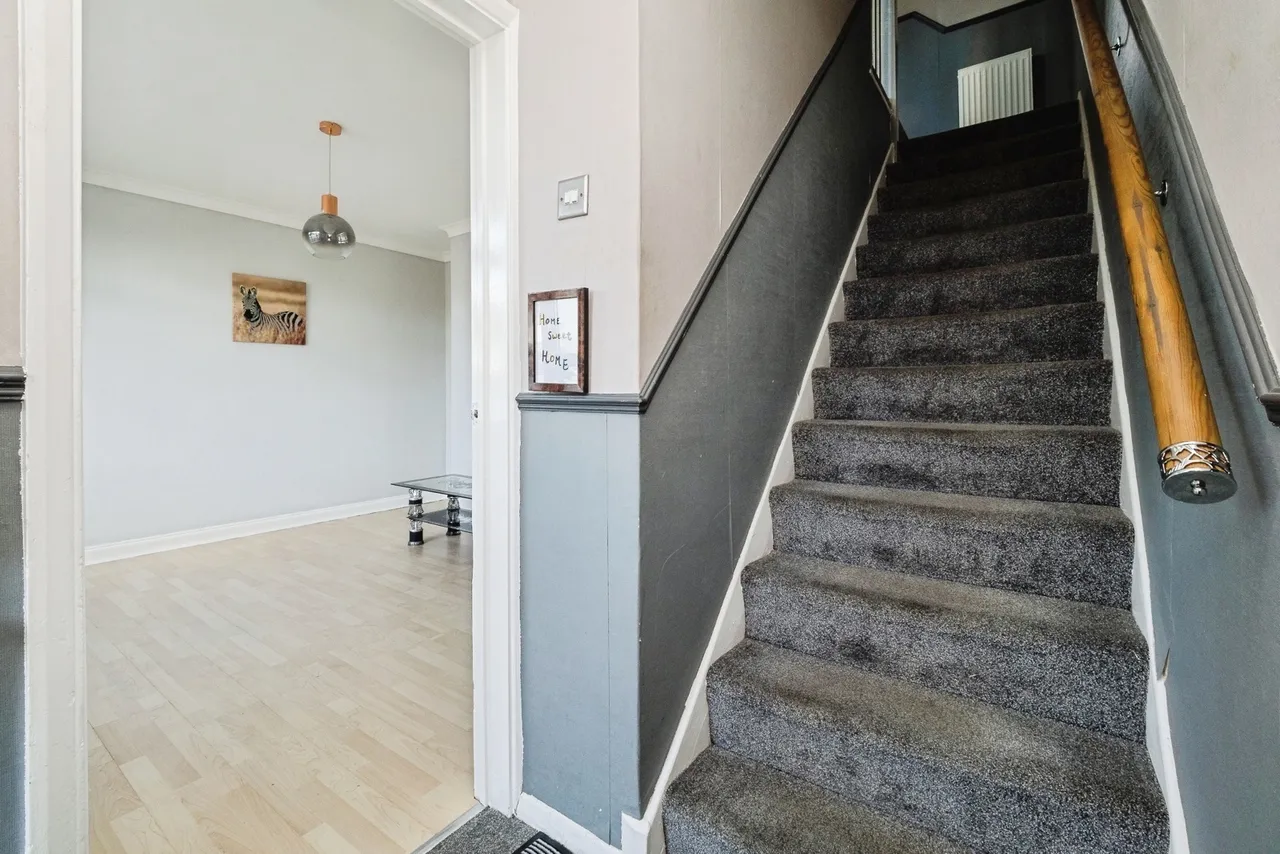 Fullarton Crescent, SOUTH OCKENDON, Essex, RM15, photo 11