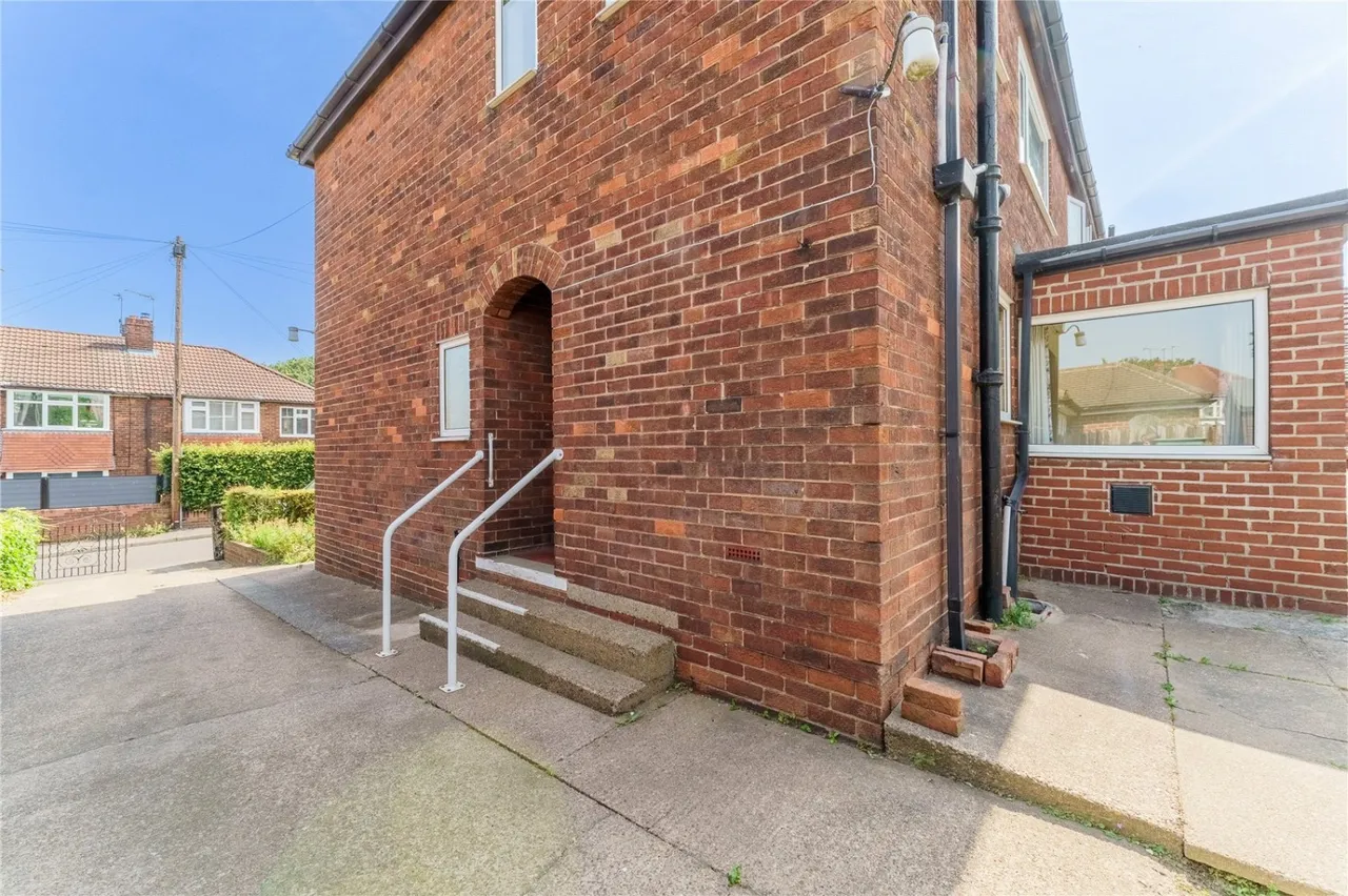 Victor Road, South Kirkby, WF9, photo 31