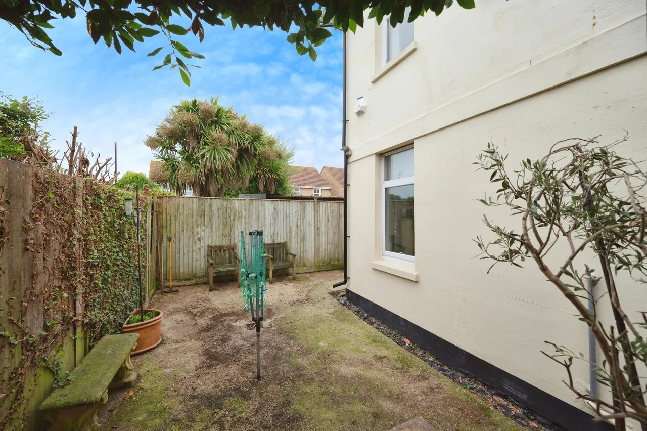 Suntrap Gardens, Sea Front, PO11, photo 15