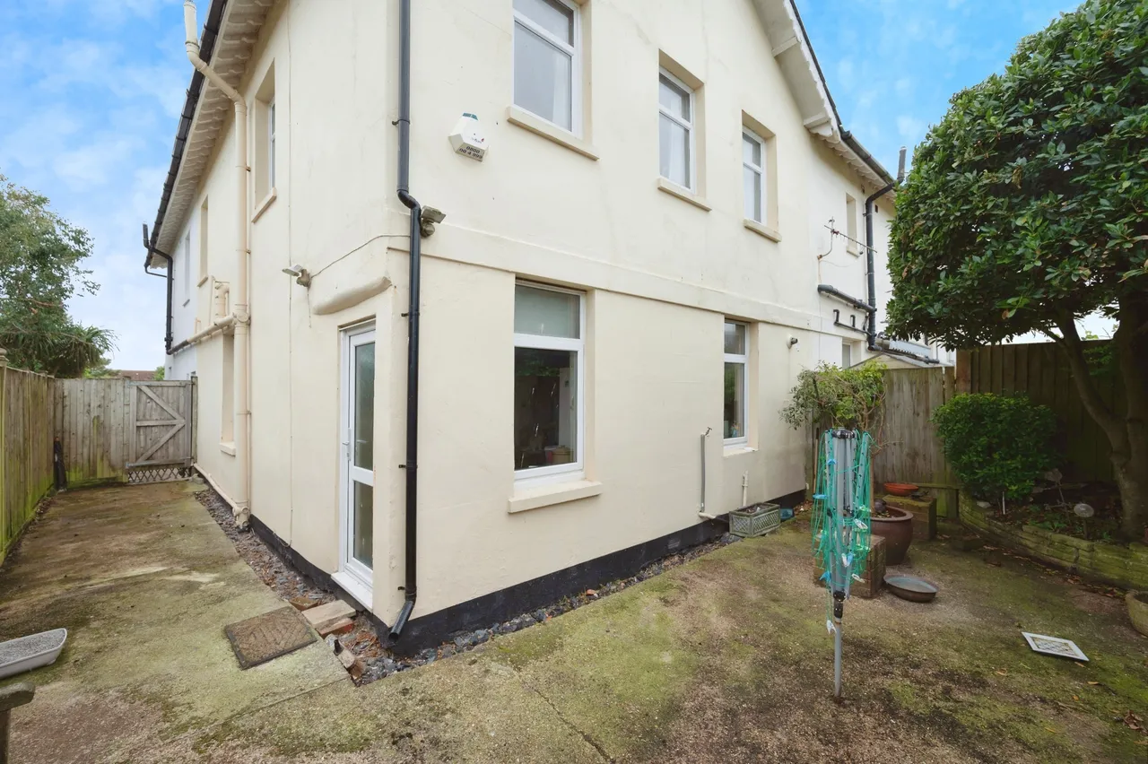 Suntrap Gardens, Sea Front, PO11, photo 16