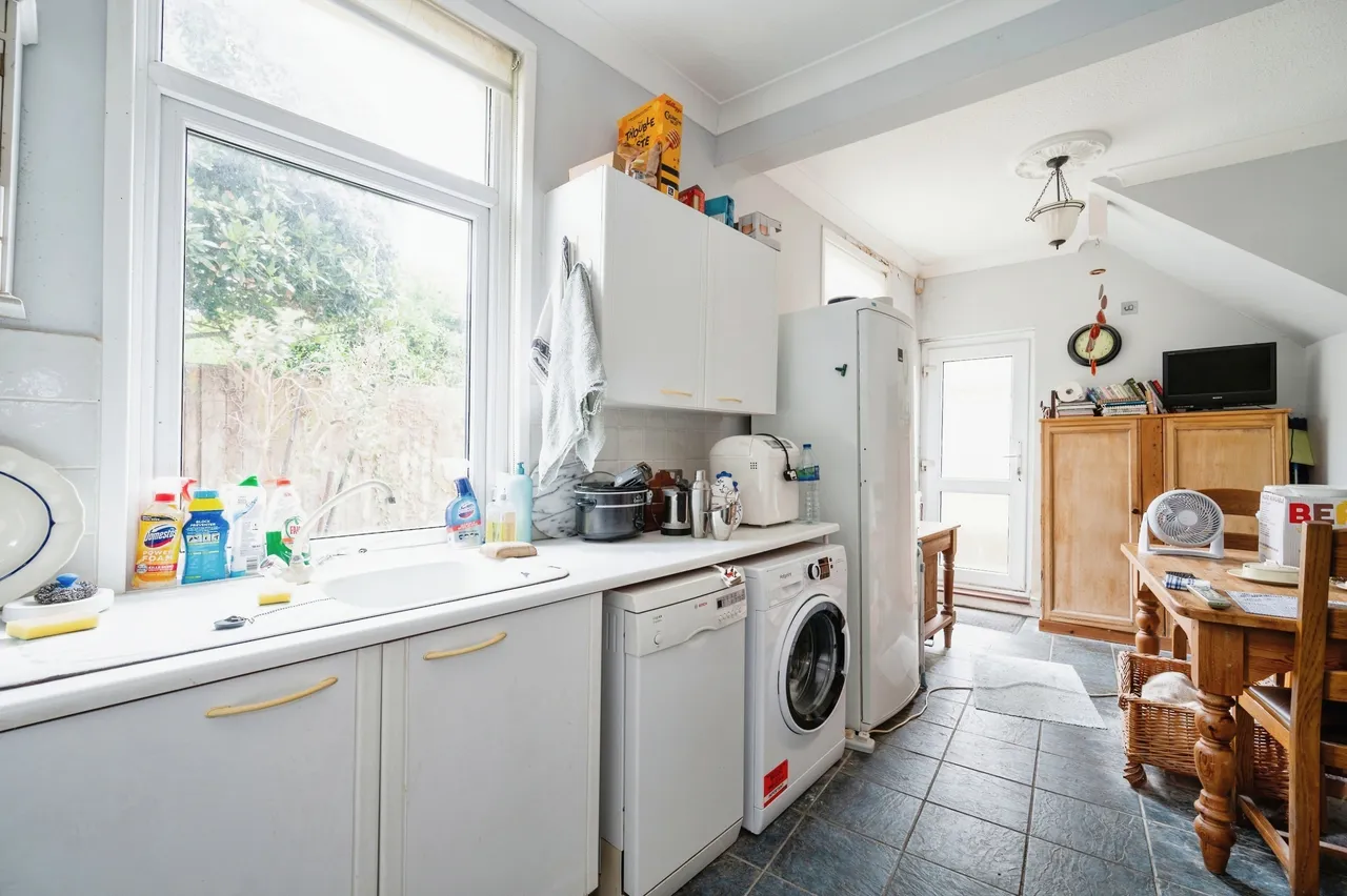 Suntrap Gardens, Sea Front, PO11, photo 4