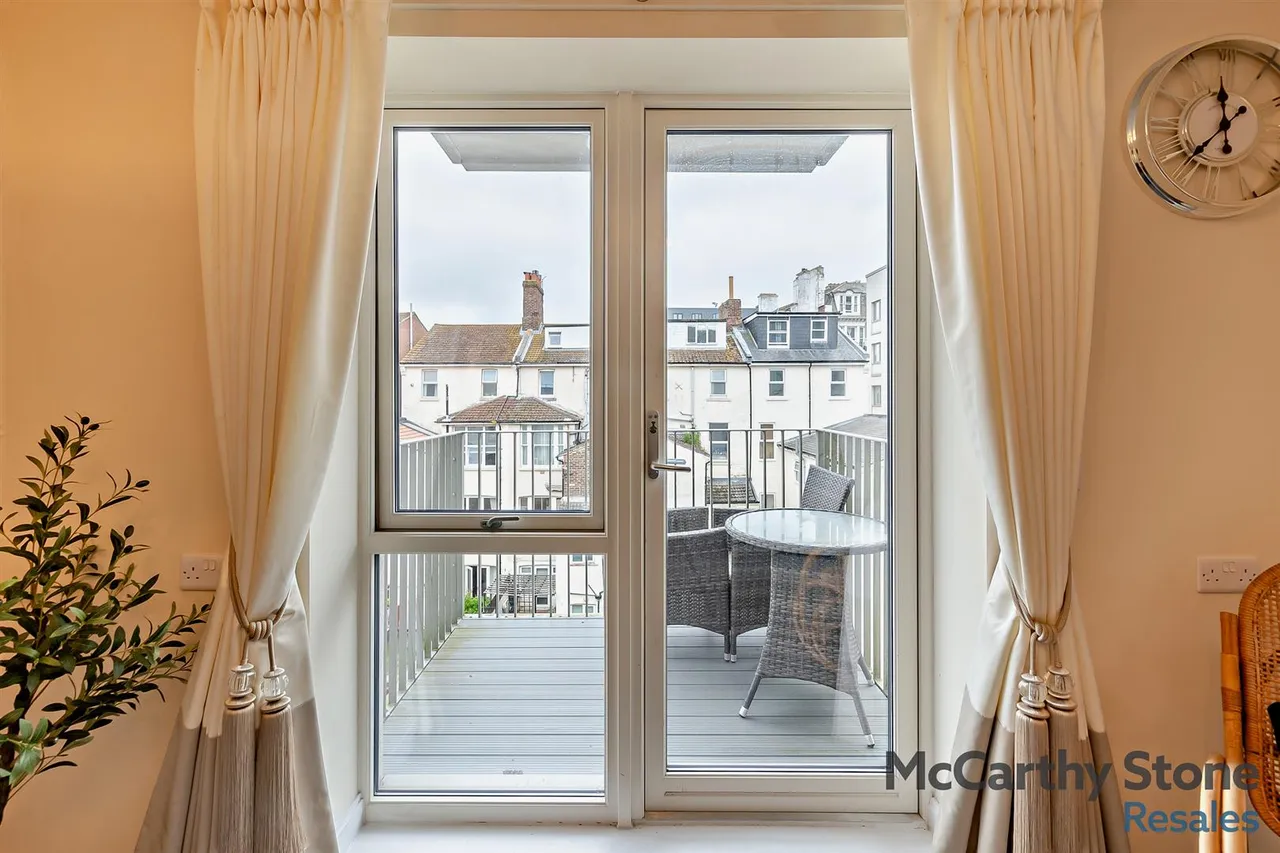 South Parade, Southsea, PO4, photo 5