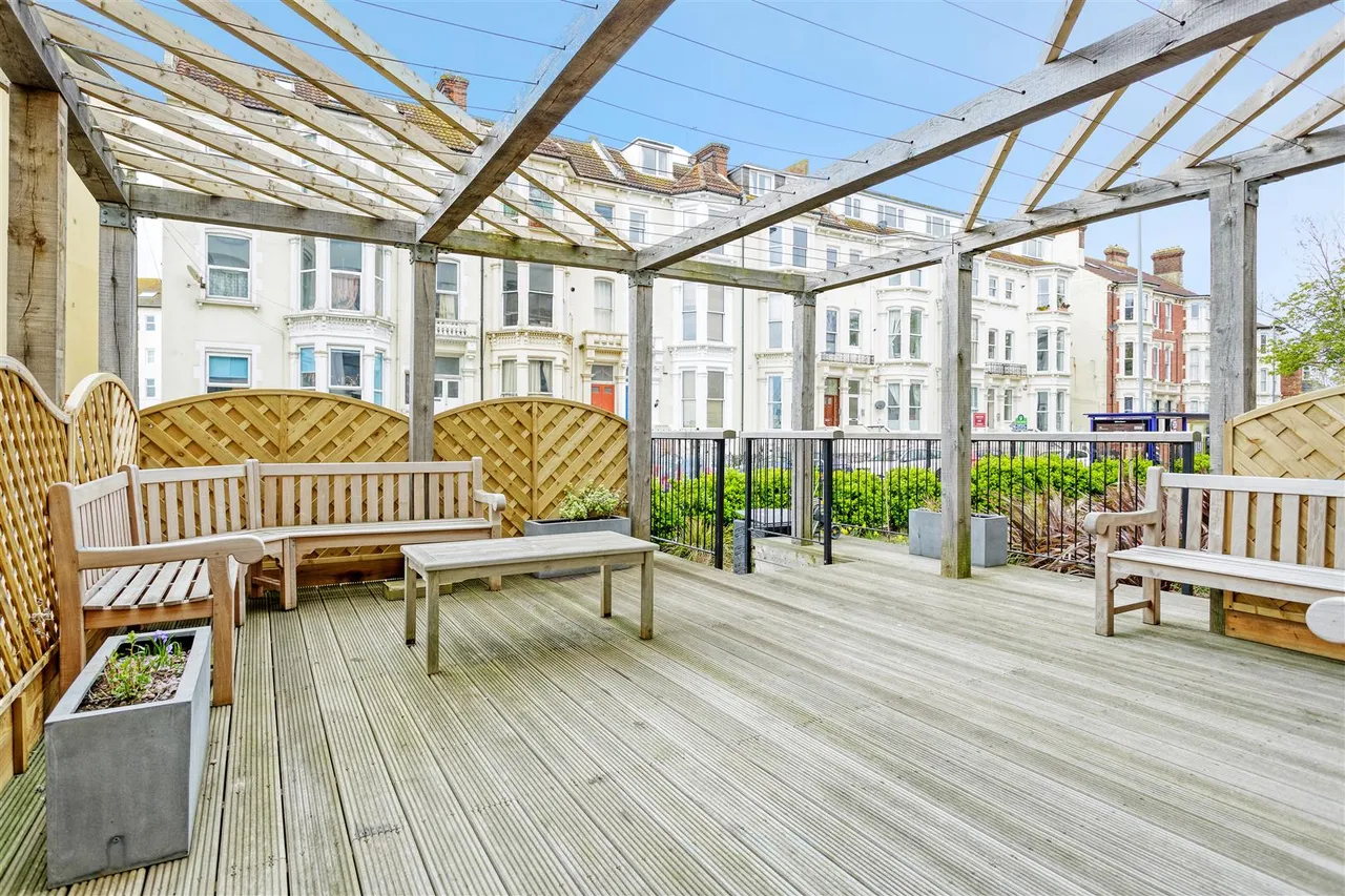 South Parade, Southsea, PO4, photo 8