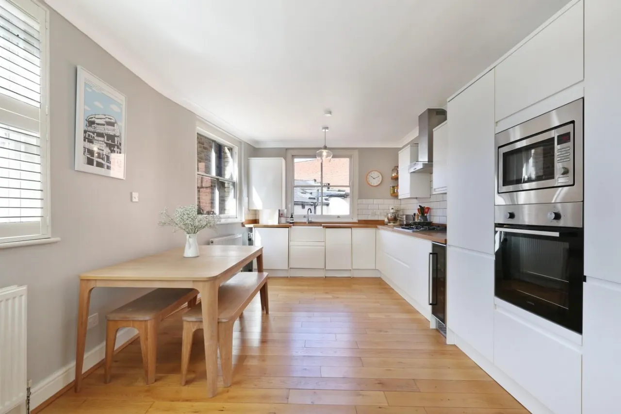 2 bed flat for sale — Camberwell New Road, London, SE5