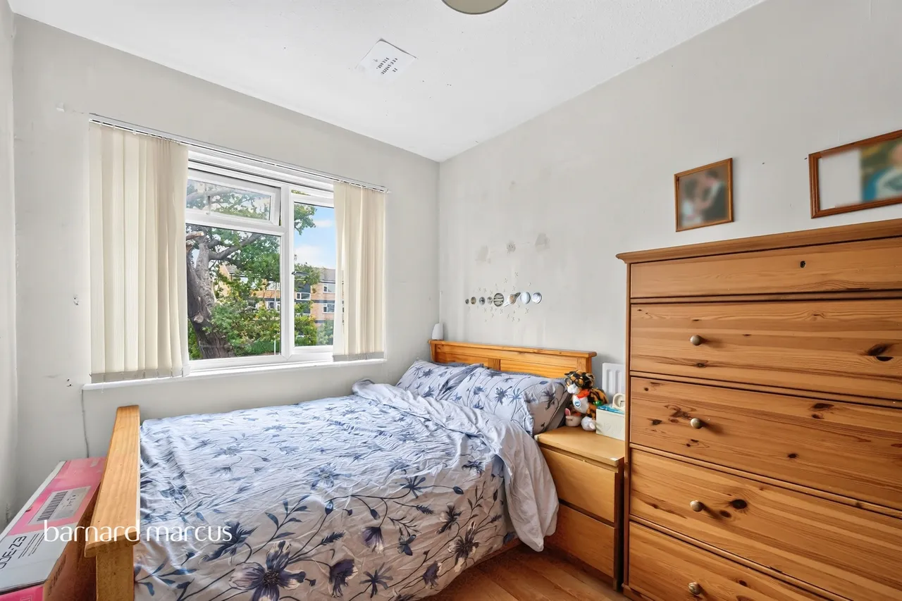 Gilders Road, Chessington, KT9, photo 6