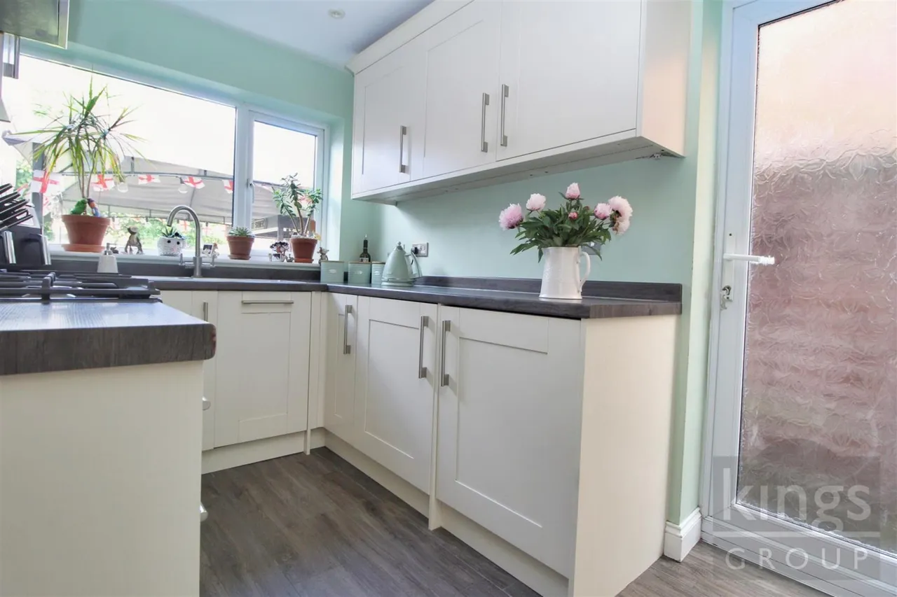 Brickcroft, Broxbourne, photo 9