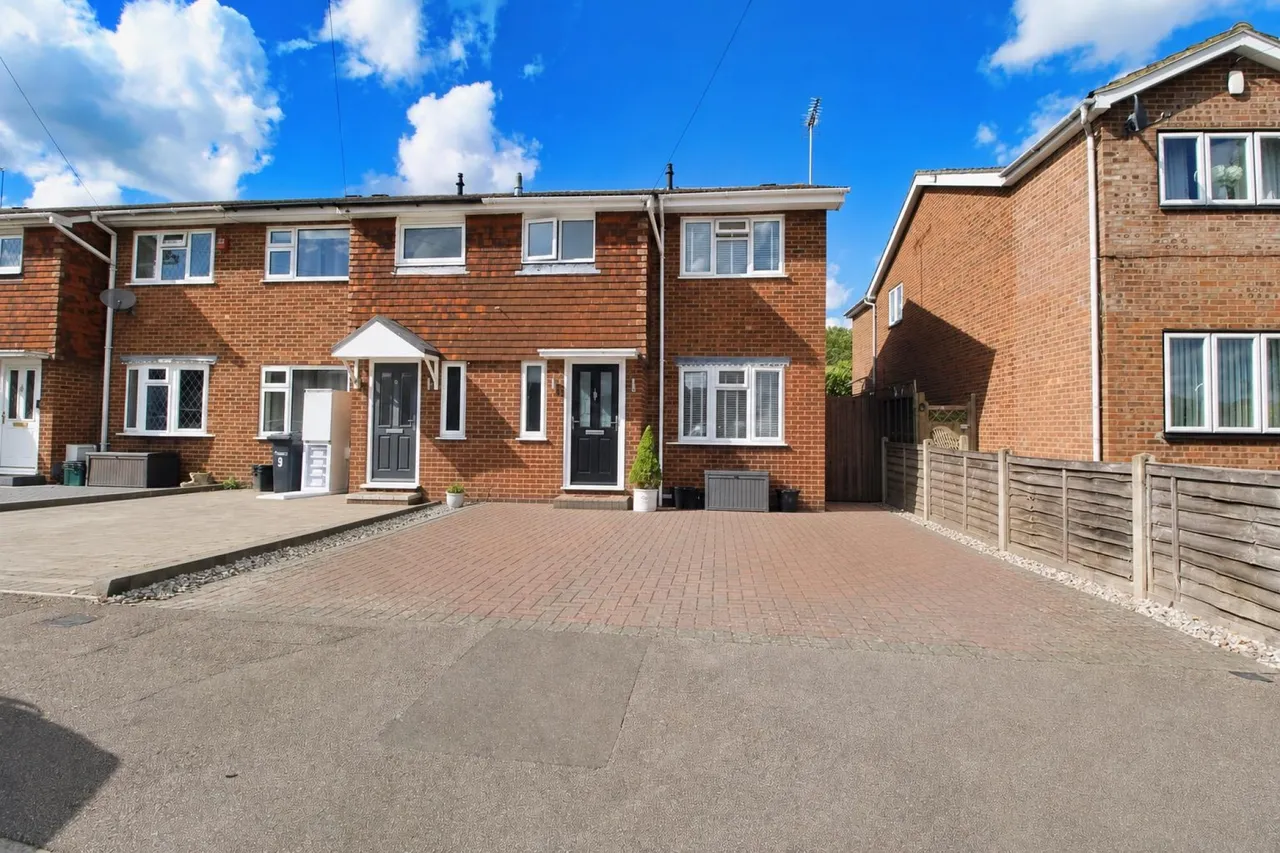 3 bed house for sale, Brickcroft, Broxbourne
