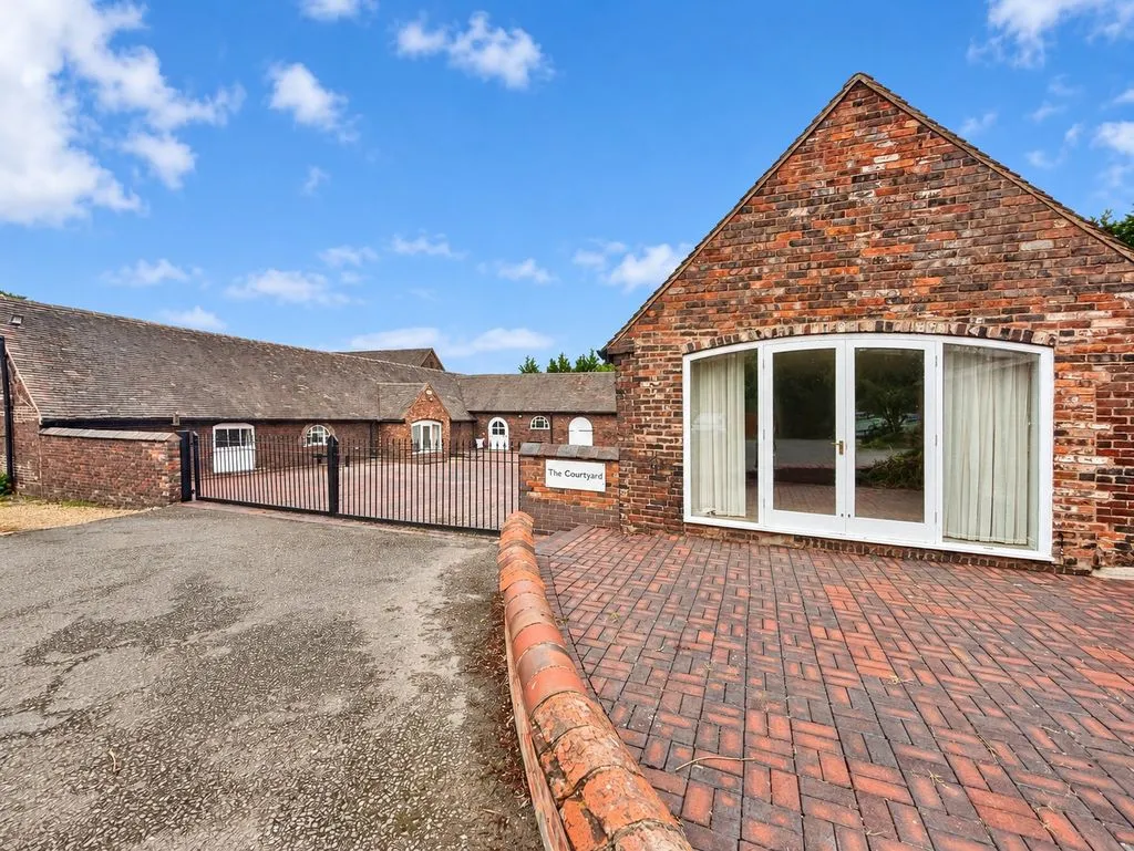 Coventry Road, Kingsbury, B78, photo 3