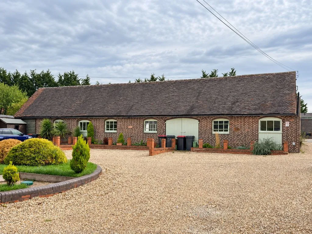 2 bed barn conversion barn conversion for sale, Coventry Road, Kingsbury, B78