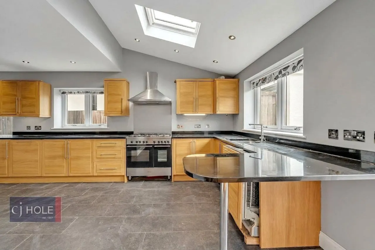 Badminton Road, Downend, BS16, photo 3