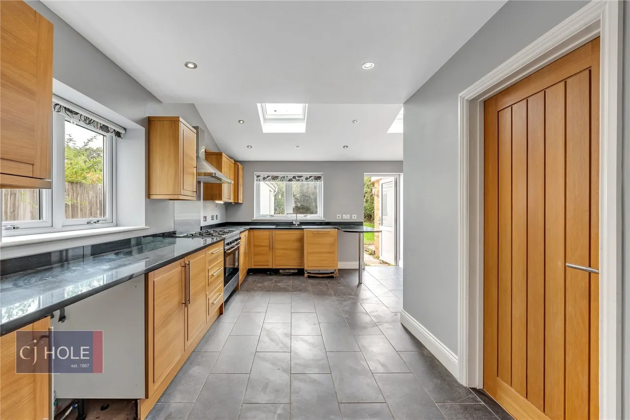 Badminton Road, Downend, BS16, photo 2