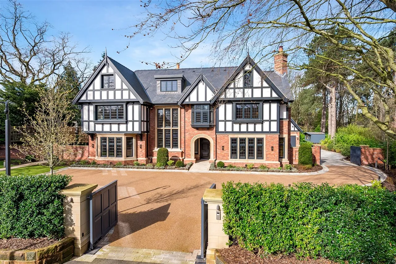7 bed house for sale, Broadway, Altrincham