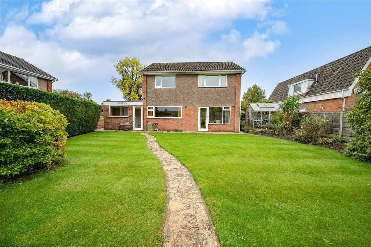 Cotswold Drive, Garforth, LS25, photo 8
