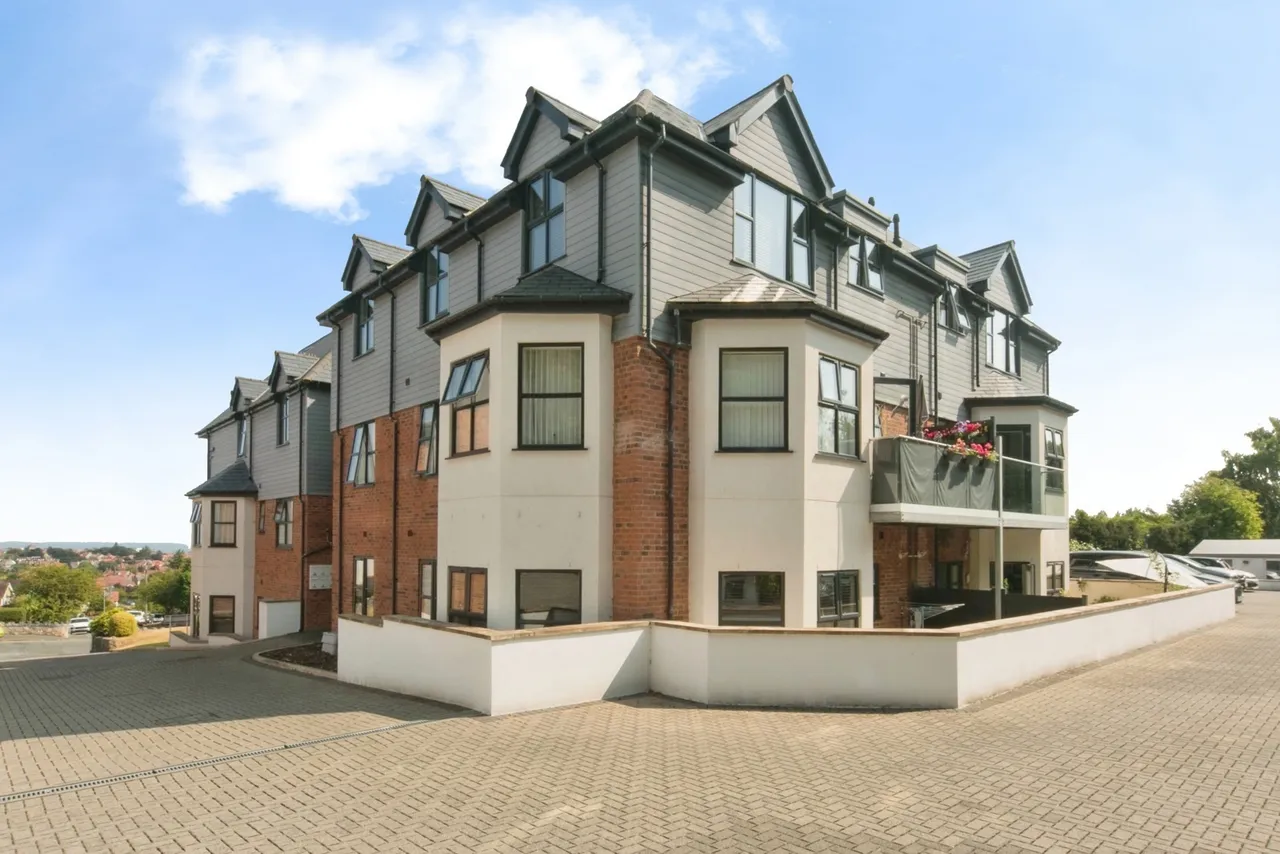 Victoria Park, Colwyn Bay, LL29, photo 16