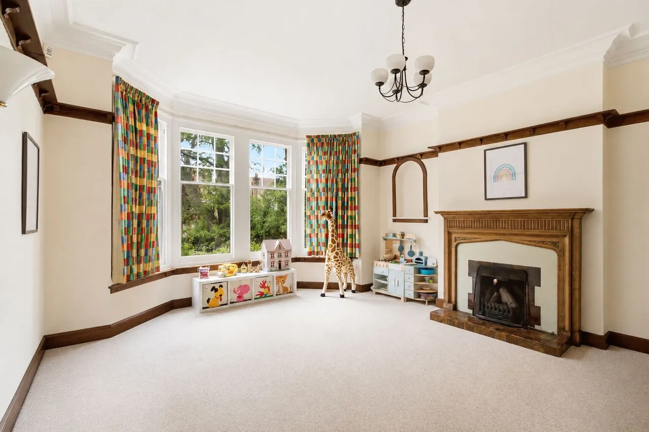 Moreton Avenue, Harpenden, AL5, photo 9