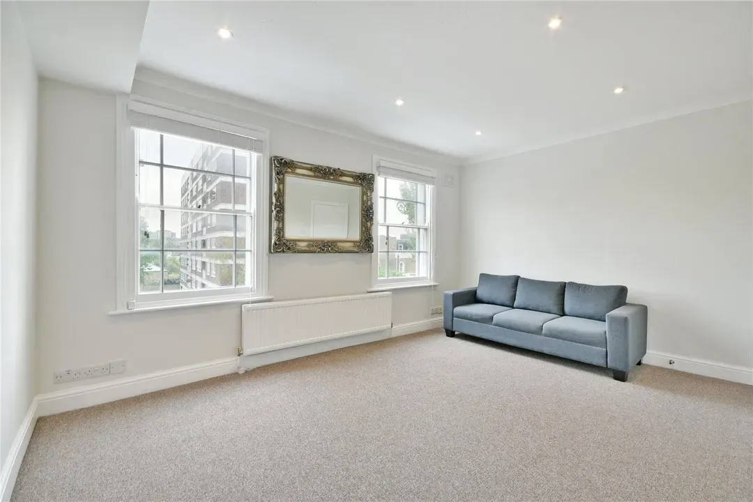 Goldhawk Road, Shepherd's Bush, London, W12, photo 2