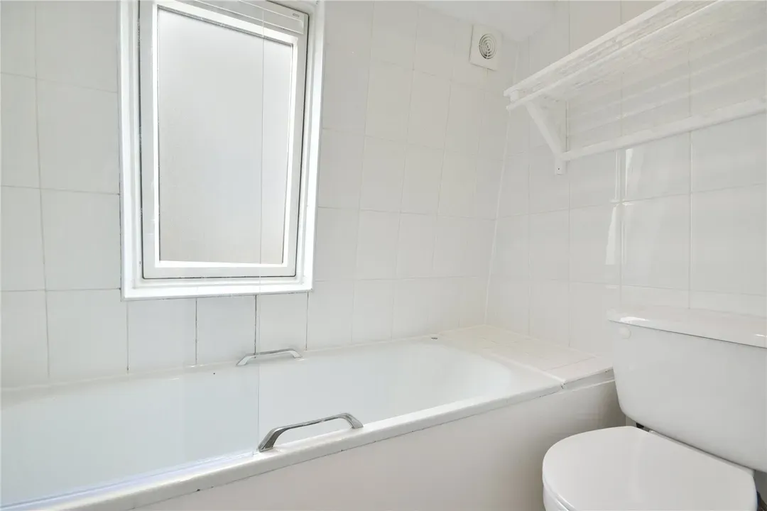 Goldhawk Road, Shepherd's Bush, London, W12, photo 11