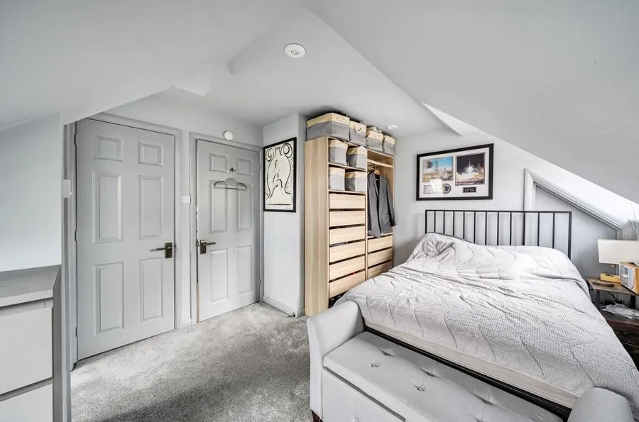 Hersham Road, Walton-On-Thames, KT12, photo 10