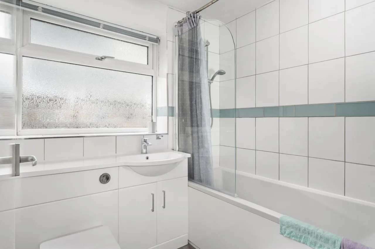 Hawthorn Crescent, Grove, OX12, photo 11