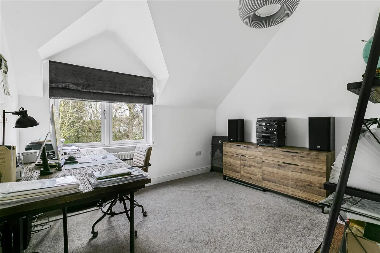 Langley Lower Green, CB11, photo 21