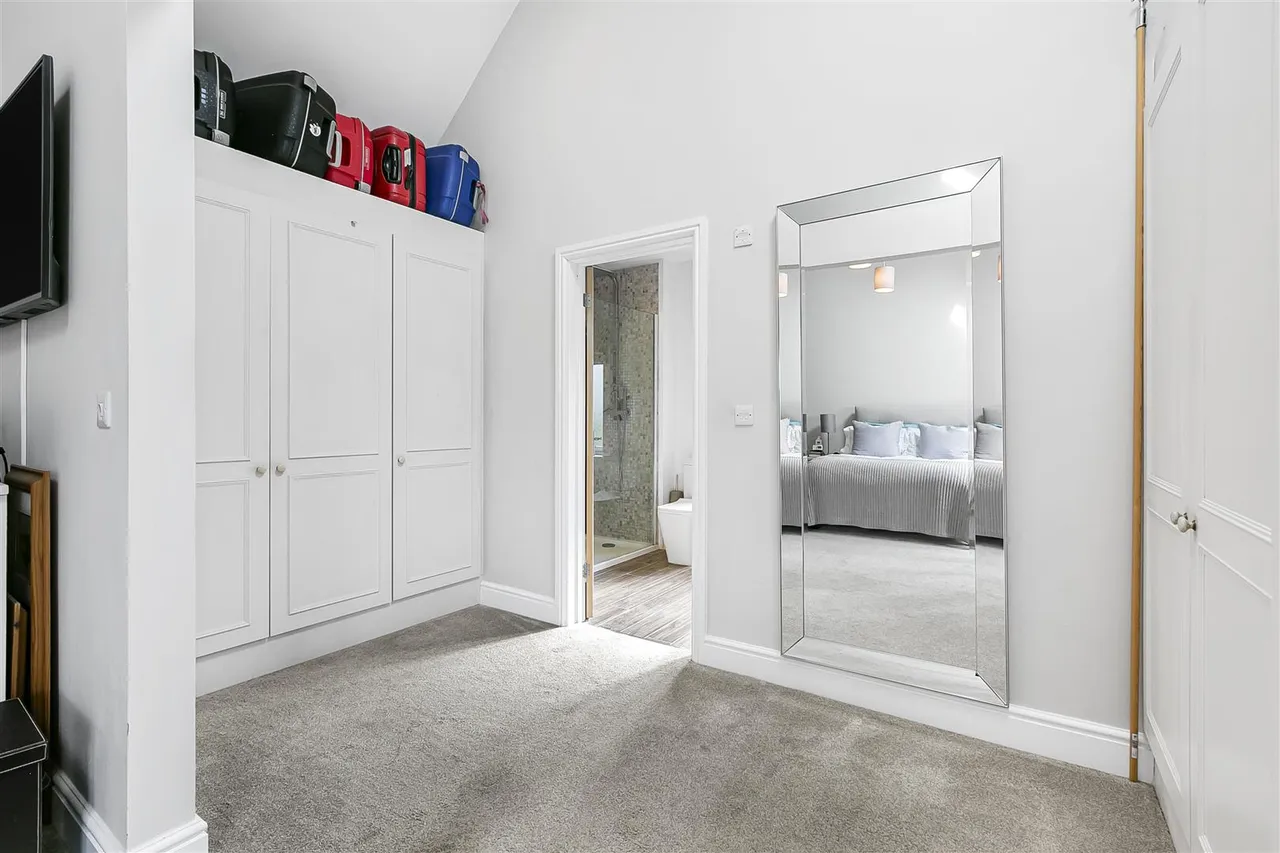 Langley Lower Green, CB11, photo 14