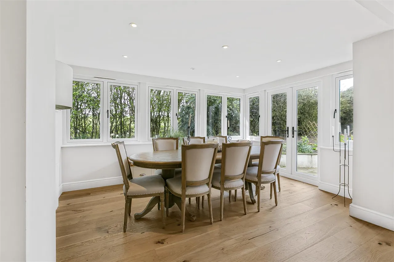 Langley Lower Green, CB11, photo 6