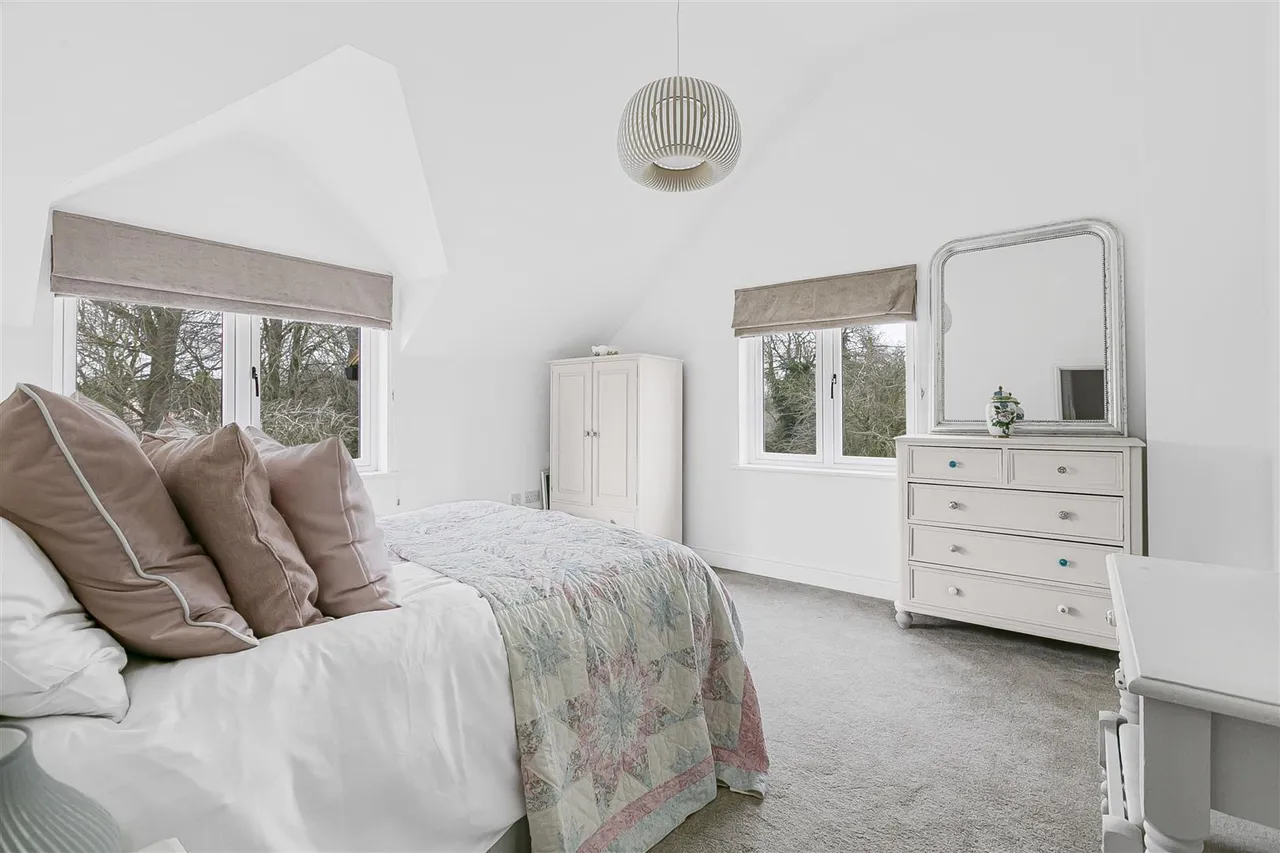 Langley Lower Green, CB11, photo 19