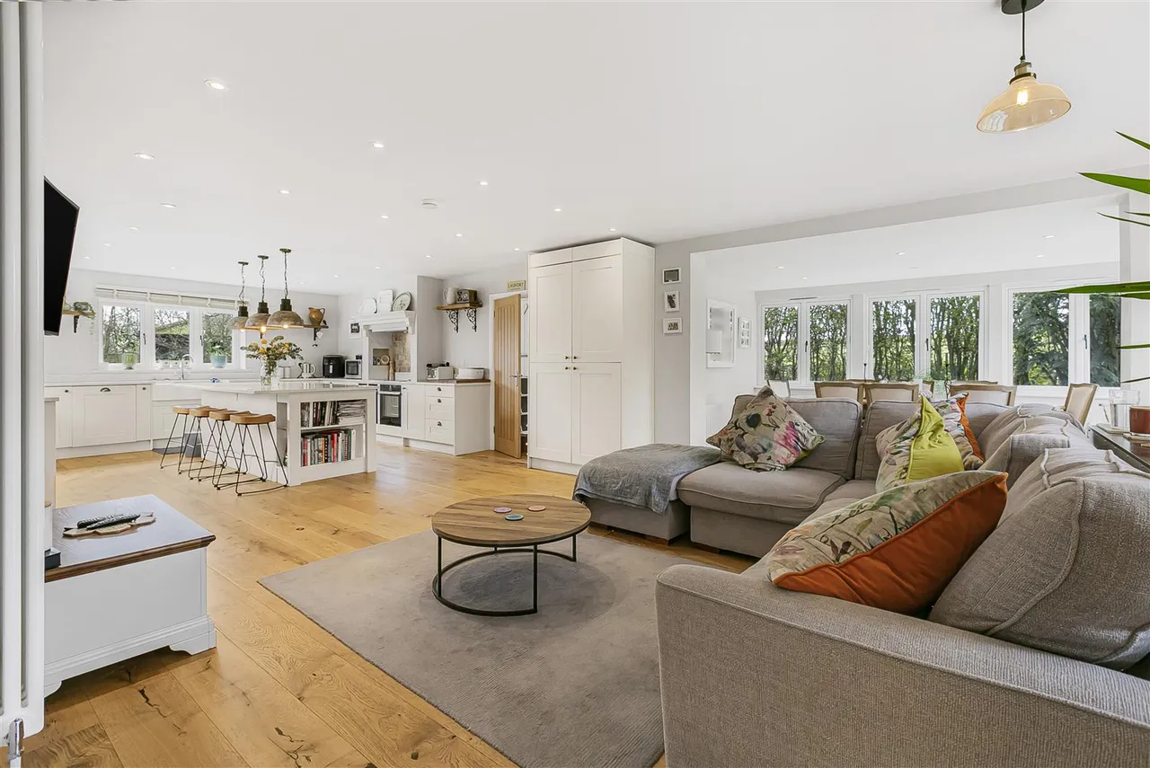 Langley Lower Green, CB11, photo 5