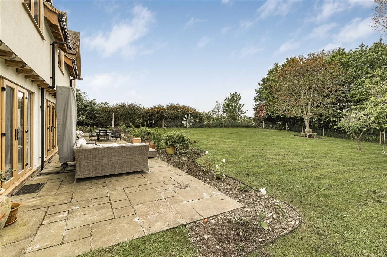 Langley Lower Green, CB11, photo 26