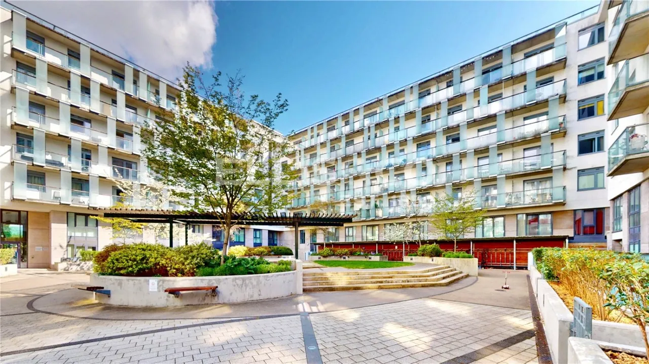 Empire Way, Wembley, HA9, photo 3