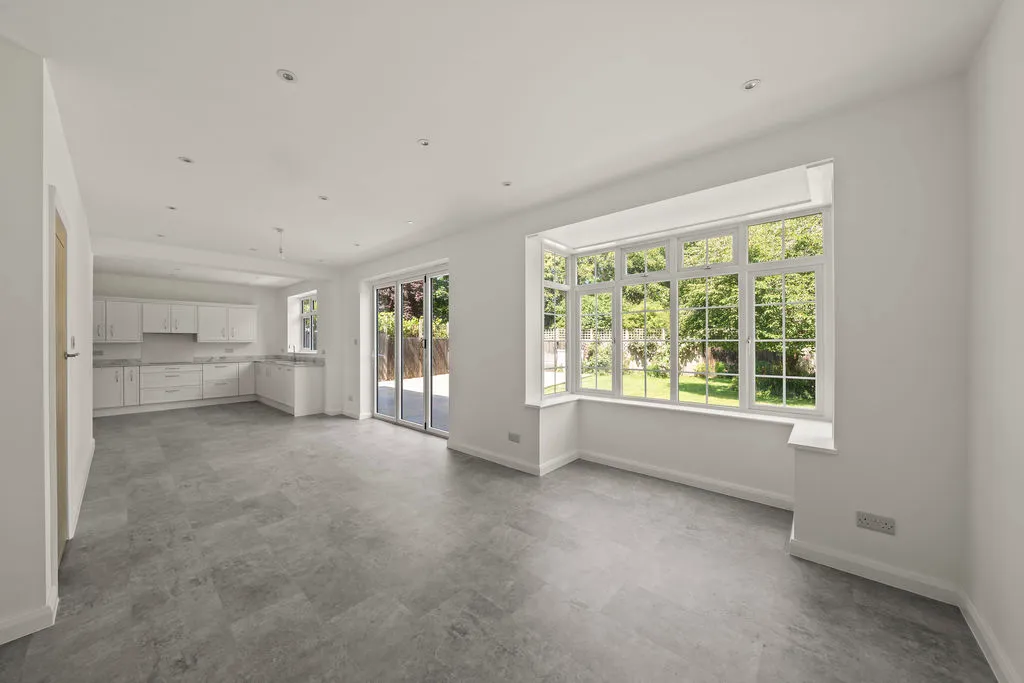 Dorling Drive, Epsom KT17 3BH, photo 4
