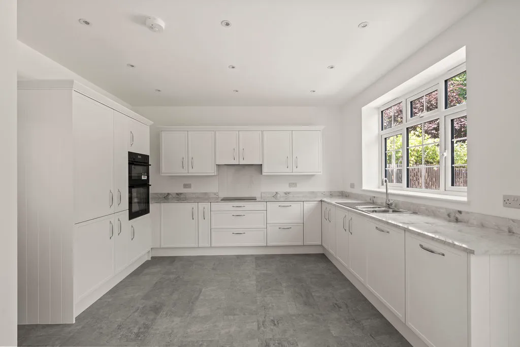Dorling Drive, Epsom KT17 3BH, photo 8