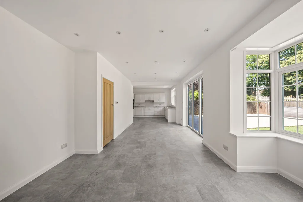 Dorling Drive, Epsom KT17 3BH, photo 5