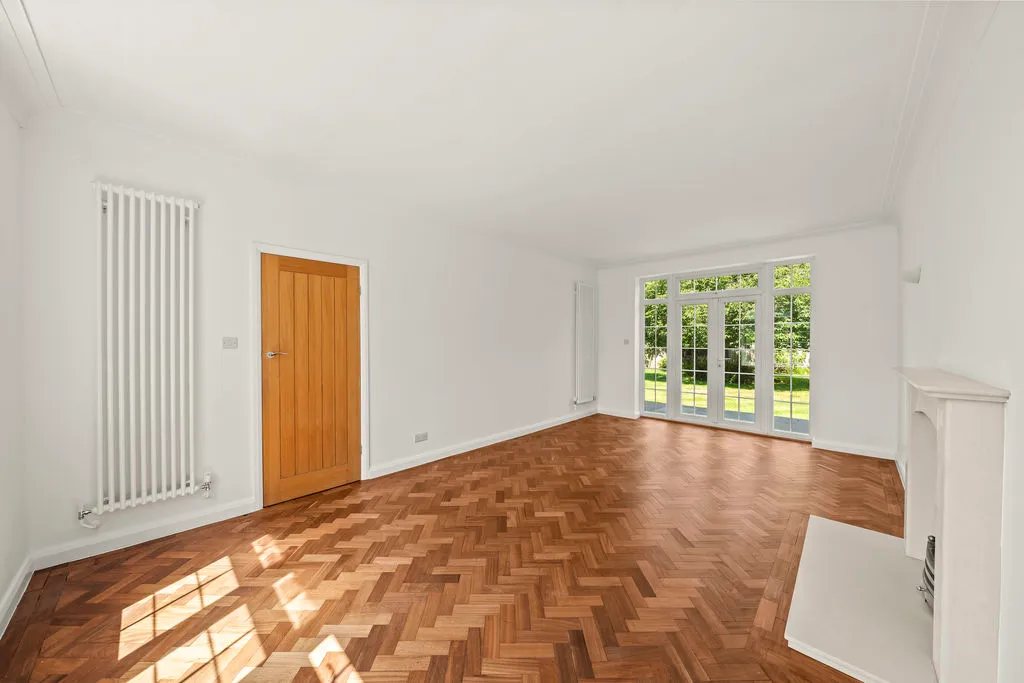 Dorling Drive, Epsom KT17 3BH, photo 3