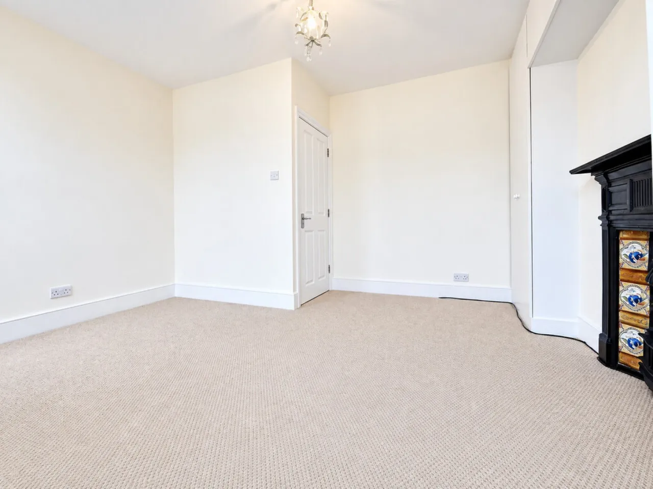 Albert Road, South Woodford, E18, photo 11